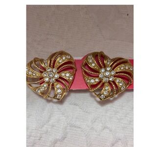 Avon Gold Tone Heart Clip On Earrings Rhinestone Floral‎ Vintage Jewelry